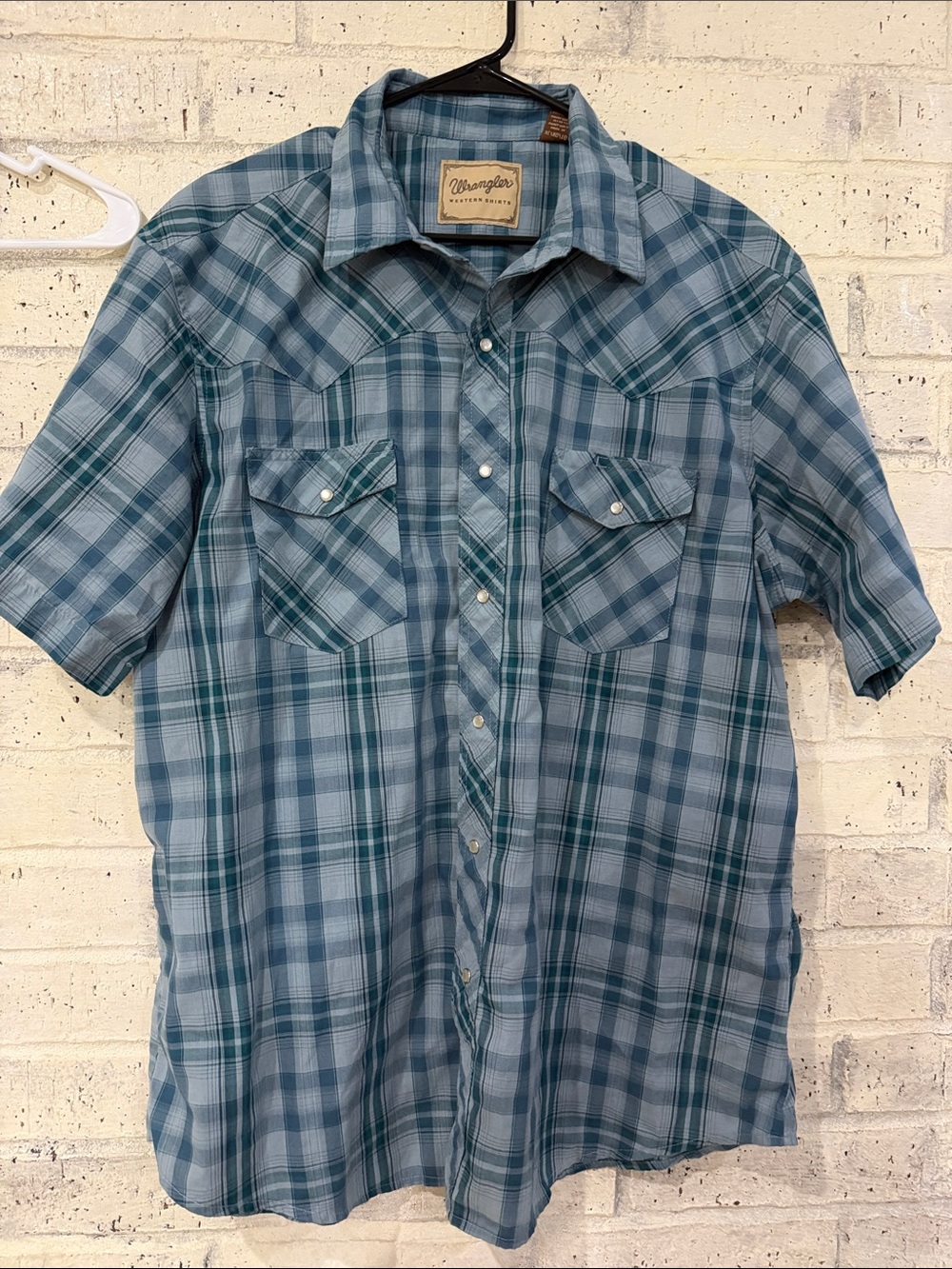 Wrangler Teal and Blue Plaid Short-Sleeve Button-Down Shirt